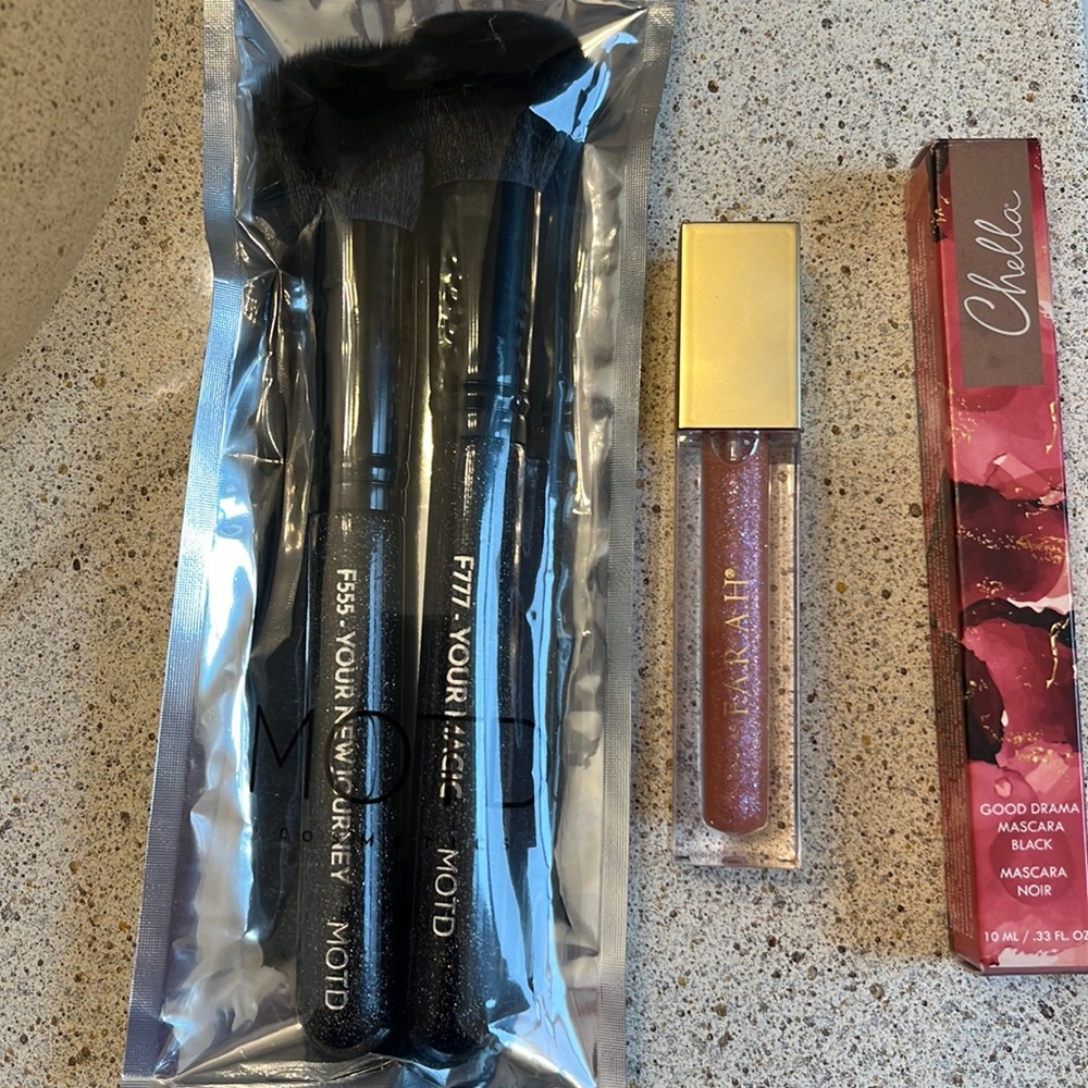 Makeup essential kit